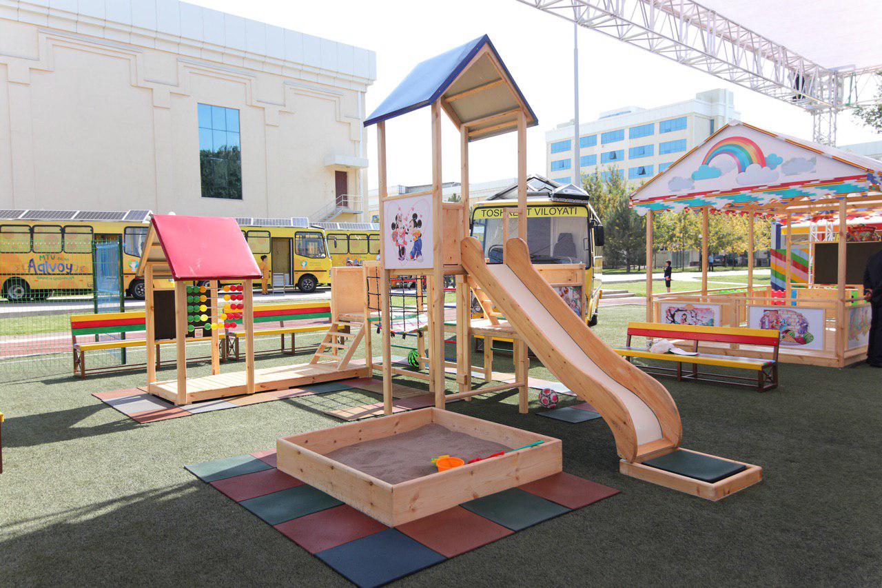Министерство дошкольного образования и АО «Узавтосаноат» представили мобильные детские сады
